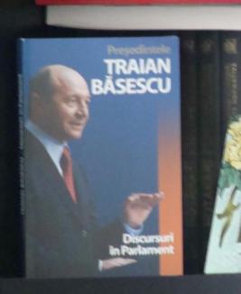Băsescu are altar în biroul unui senator PDL